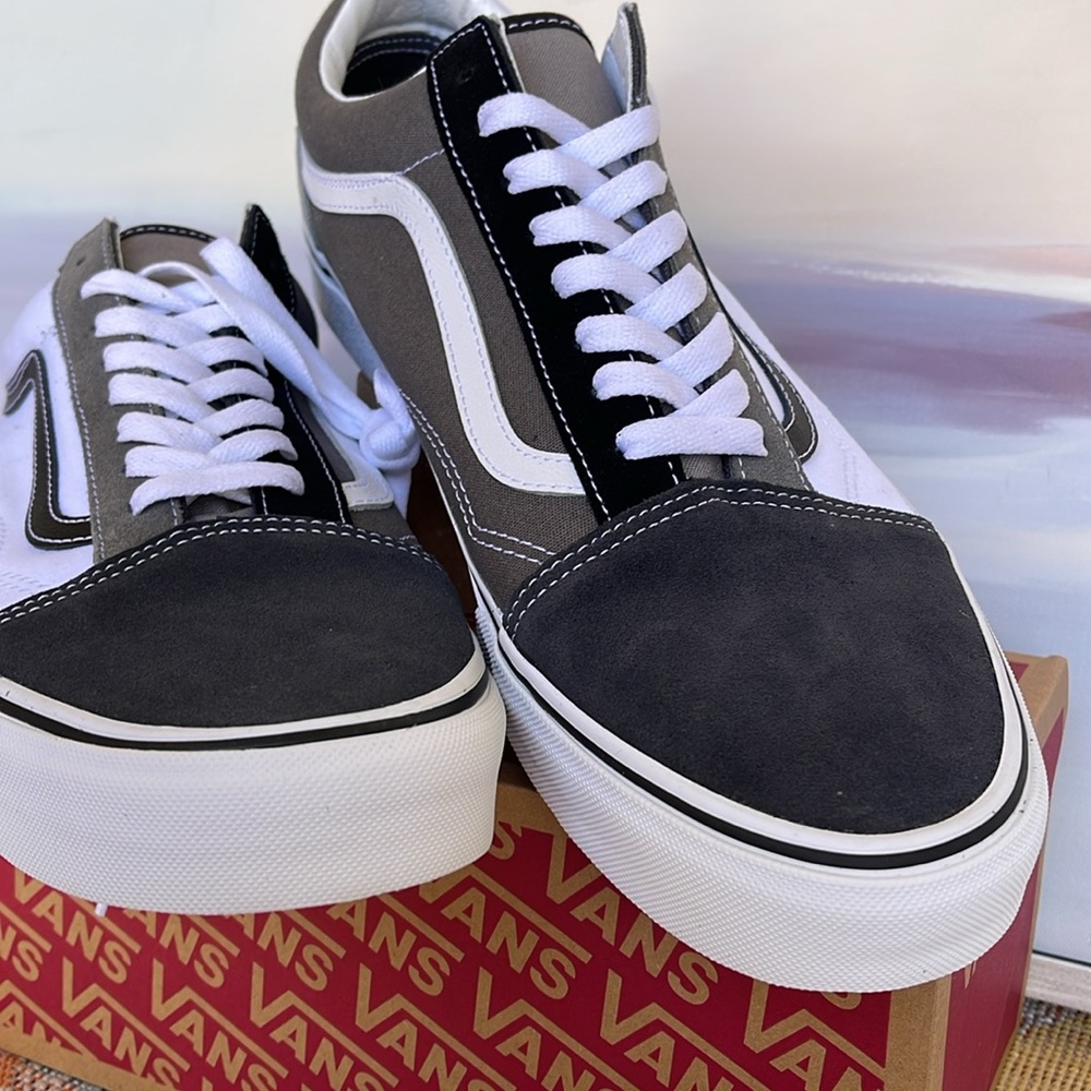 Vans Men’s Old Skool
(Mix & Match) Black/True White 
VN0A4U3B2PD
Sneakers - Picture 6 of 16